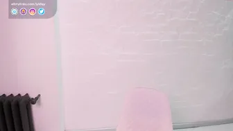 jykfqy Seductive hottie