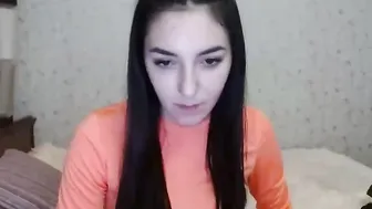 lily_cruz juicy babe fucks her shaved pussy