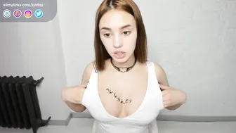 jykfqy with black toy