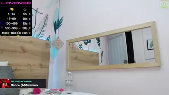 lily_baudinx beautiful female strips and jerks off