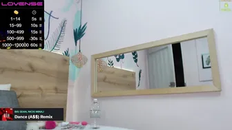 lily_baudinx beautiful female strips and jerks off