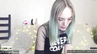 69chupachups adult mare jerks both holes with fingers