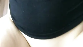 devote-schlampe with dildo relaxes her shaved vagina