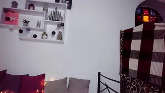 little_flower_ big boobed bitch licks dildo