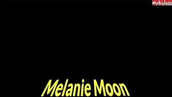 MelanieMoon whore friends masturbating pussies