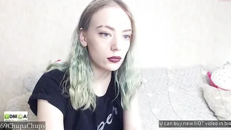 69chupachups lustful bitch gently masturbates cunt