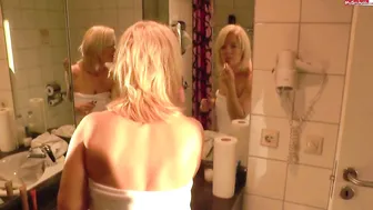 KissiKissi young slut fucks phallus cunt