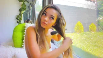 sassyt33n busty bitch massages her pussy and nipples