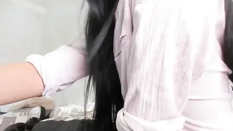 monica_liz charming babe poses nude in front of the webcam