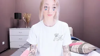 melissaallens cute chick fucked by sex toy