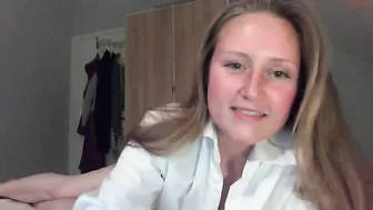 alicejohanson pounding her pussy with a big dildo