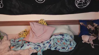 helll_kitty naughty pupa demonstrates her body