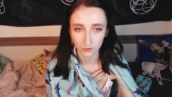 helll_kitty naughty pupa demonstrates her body