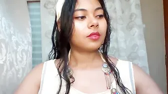 lovely_my_name petite babe gently masturbates cunt
