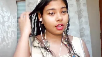 lovely_my_name petite babe gently masturbates cunt