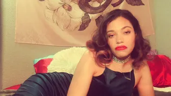 veravalentine gorgeous beast caresses the vagina with fingers