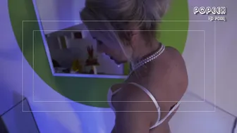 popeex busty chick masturbates shaved pussy