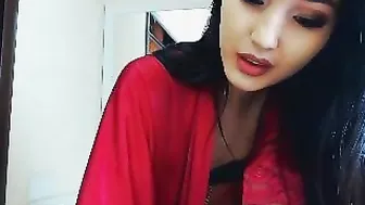 amelina A wonderful lady caresses a fantastic body