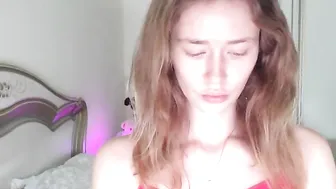 oksanafedorov Mature slut shines juicy booty