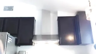 gisele Busty pussy rubs clit with finger