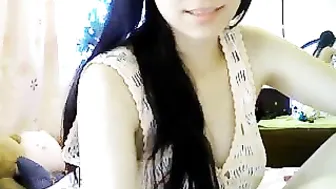 juicy_krissy Cute babe showing curvy shapes