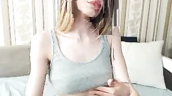 hot_bombshell Cute brunette gets her pussy pounded