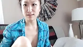 kemply Busty babe gently caresses her pussy