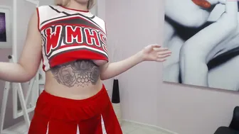 1cutestella Lustful bitch demonstrates shaved holes