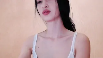 y0ssi shows ass standing shrimp