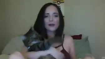 xo_bryanna Sweet sweetie gives a big booty