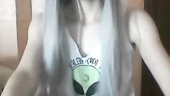fatassqueen Crazy slut gently pulls pussy