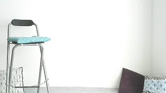 sofia703 dancing without panties