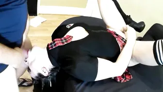 tia tizzianni undresses and shows puffy bread