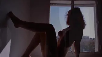 nhaerys wonderful chick rides a sex car