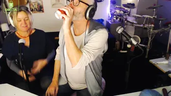 win2win wonderful bitch jerking on webcam