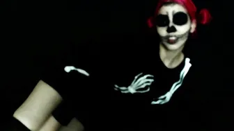 nhaerys luxurious blonde straddled sex toy