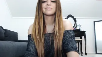 rebbecasnowshoe hot babe fucks herself with glass dildo