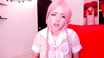 nina_mon greedily fucks her pussy