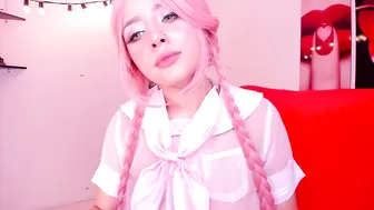 nina_mon greedily fucks her pussy