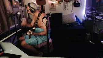 win2win beauty fucks her holes with dildos