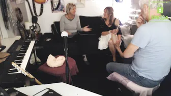 win2win lustful bitch gently masturbates cunt