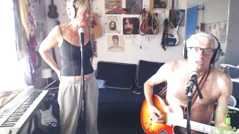 win2win shrew pussy demonstrates big tits