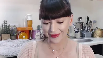 sophietherapy busty slut fucks pussy in the shower