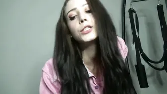 noelleeastonxxx erotic slut was long-awake, and finally decided to jerk off her shaved pussy