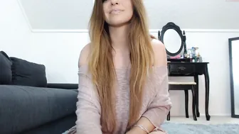 rebbecasnowshoe Busty brunette