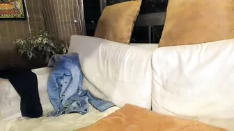 biengrossa beautiful chick jerks off her cunt