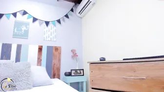 nicky_huge_butt the charming slut fucks her pussy with a phallus