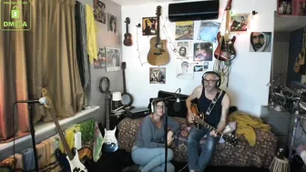 win2win Pretty brunette