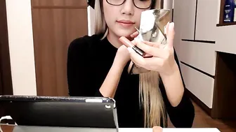 yeu_asian cute blonde in free chat