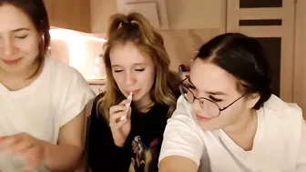 foreverise crazy woman fucks pussy with phallus